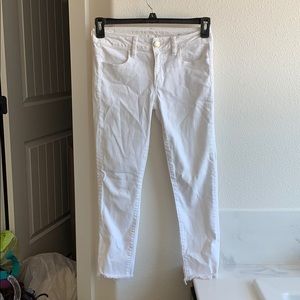 American Eagle White Ankle Jeans size 4